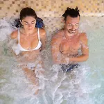 Relais Monte Solare Wellness & منزل ريفي