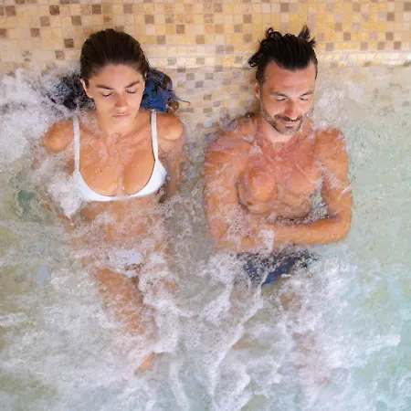 Relais Monte Solare Wellness & منزل ريفي
