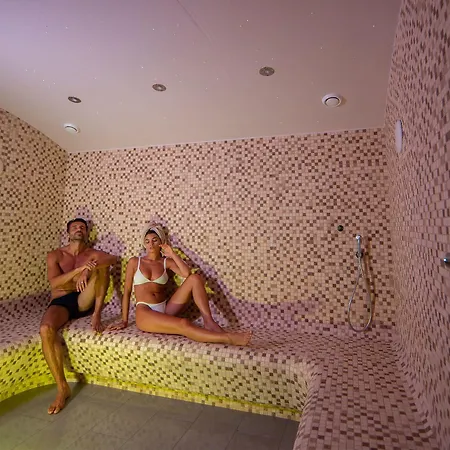 Relais Monte Solare Wellness & منزل ريفي بانيكالي