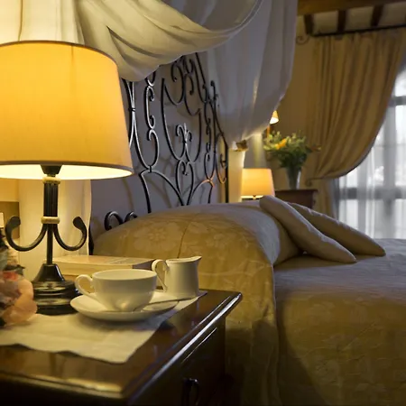 منزل ريفي Relais Monte Solare Wellness &